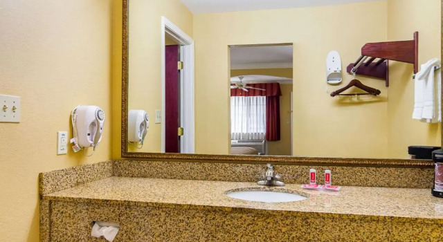 Люкс Bryant Inn And Suites