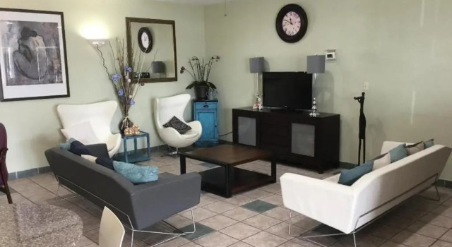Houston Inn and Suites