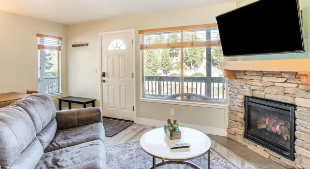 Апартаменты 1 Mi to Stagecoach Chairlift: Stateline Condo