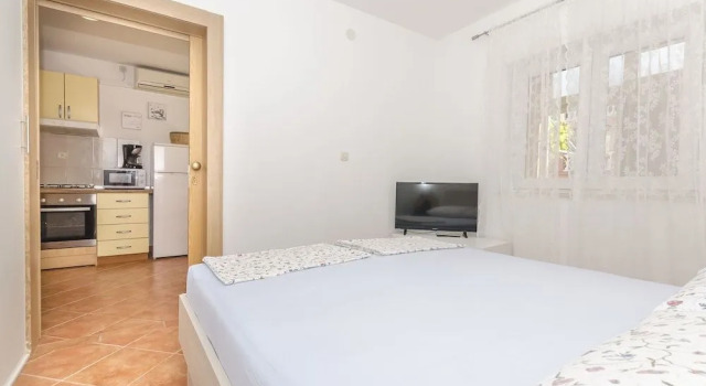 Apartments Holiday near beach, Забронировать Апартаменты/квартира Срима Шибеник