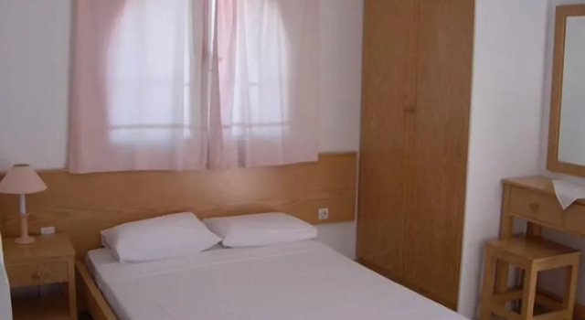 Chroma Studios, Book Hotel Oreoí Evia