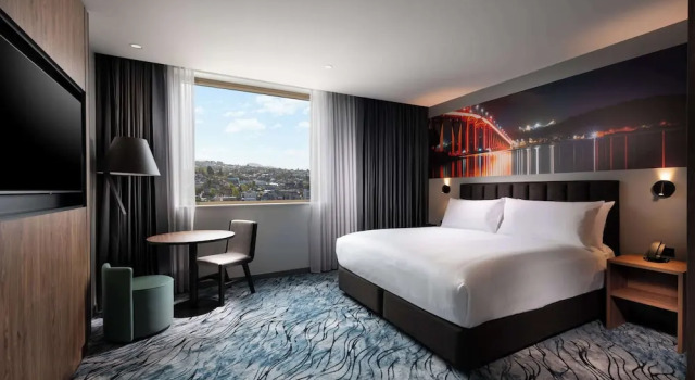 Двухместный номер Standard с видом на горы DoubleTree by Hilton Hobart