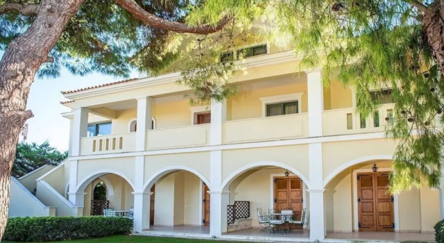 Christy's Beach Villas