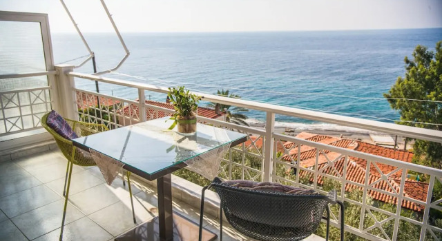 Апартаменты с 2 комнатами с видом на море Maria Plomari Apartments