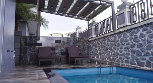 Stay 5 Villas