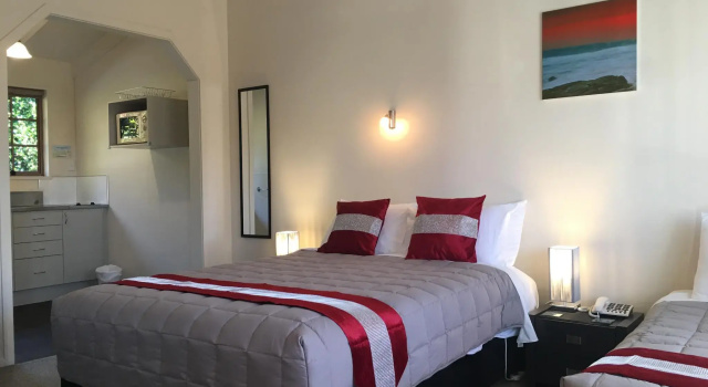 Студия Superior Colonial Lodge Motel