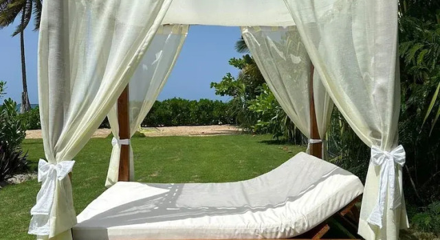 Вилла 6BR Oceanfront Bliss With Private Chef and Pool