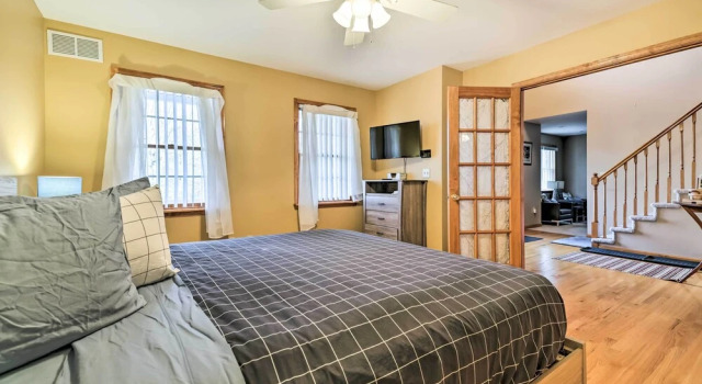 Hot Tub, Lake Access: Spacious Poconos Getaway!, Book Feriehus Sommerhuse i Pennsylvania, Hytte