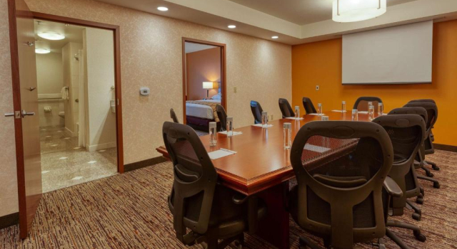 Номер Standard Drury Inn & Suites Indianapolis Northeast
