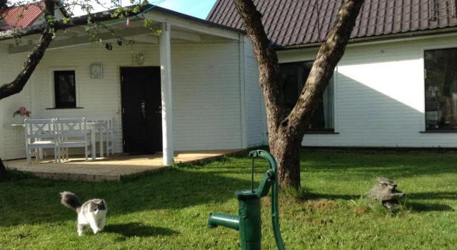Solar Apartments - White House with garden, Book Lejlighed Hoteller i Pärnumaa med parkering, Parkering
