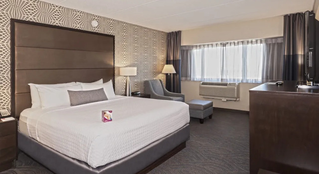 Двухместный полулюкс Crowne Plaza Suites MSP Airport - Mall of America by IHG