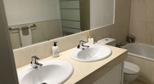 Апартаменты с 2 комнатами с балконом и с видом на море MI CAPRICHO C16 Luxury apartment on the beachfront