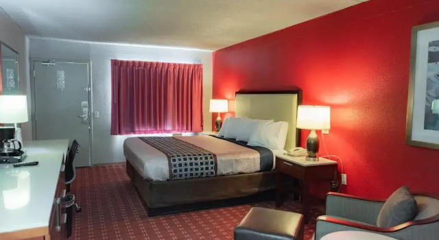 Номер Standard Spencer Inn & Suites
