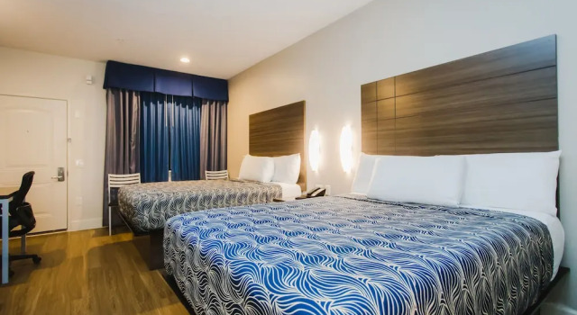 Номер Family Palace Inn Blue I-45 & College Ave