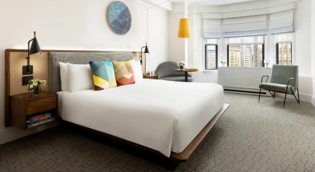 Четырёхместный номер для гостей с ограниченными возможностями Deluxe Hotel Seville NoMad - The Unbound Collection by Hyatt