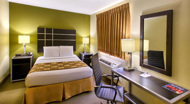 Двухместный люкс Country Hearth Inn of Knightdale