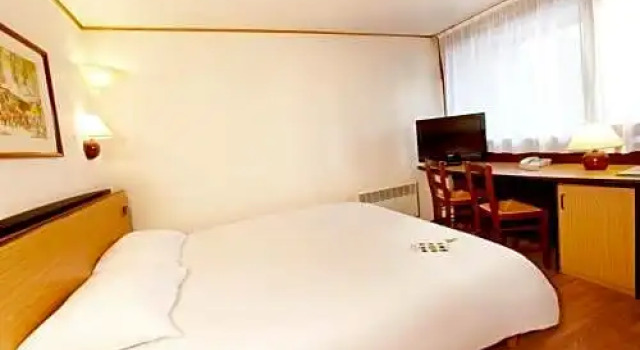 Номер Deluxe Le 2 By Hotel Akena - La Ferté Bernard
