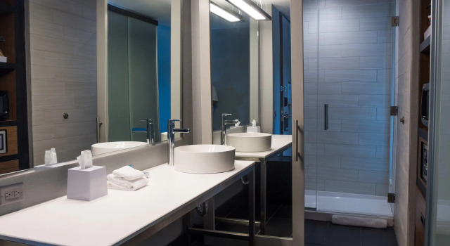 Четырёхместный номер Standard Aloft by Marriott Corpus Christi