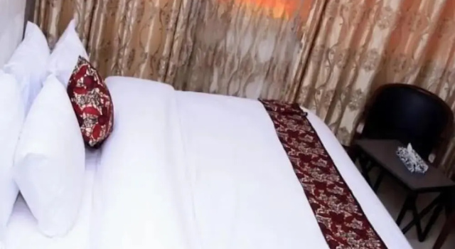 Номер Deluxe HOTEL DE SILVER BOTIQUE KiGALi