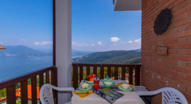 Апартаменты с видом на озеро Nicoletta's Lake View Stresa