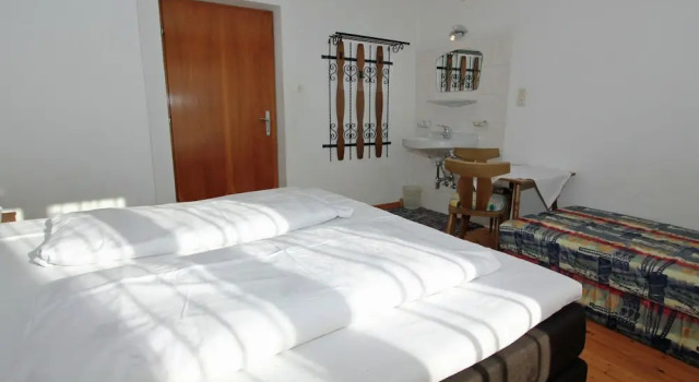Sunlit Farmhouse near Hochzillertal Ski Area in Tyrol, Rezerwuj Hotel Hotele w Tyrol z parkingiem, Parking