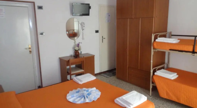 Четырёхместный номер Standard Hotel Lariana