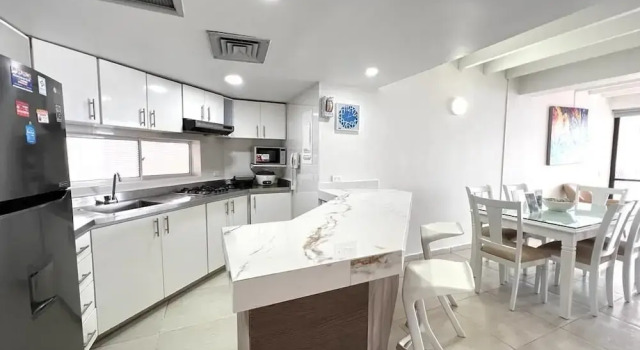 Семейные апартаменты с 2 комнатами с балконом Edificio Bay Point Apto 207