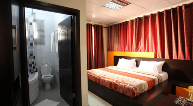 Room-prince Of Anthony 1960 Hotel, Varaa Hotelli Hotellit Lagos pysäköinnillä, Pysäköinti