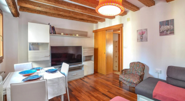 Nice Apartment in Venezia With 2 Bedrooms and Wifi, Забронировать Апартаменты/квартира Апартаменты Венеции, рядом с Церковь Святого Георгия Великого, Апартаменты/квартира