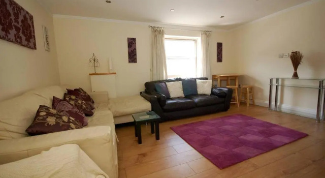 Broxbourne Two-Bedroom Apartment Close To Amenities, Varaa Huoneisto Asunnot kohteessa Merseyside, Huoneisto