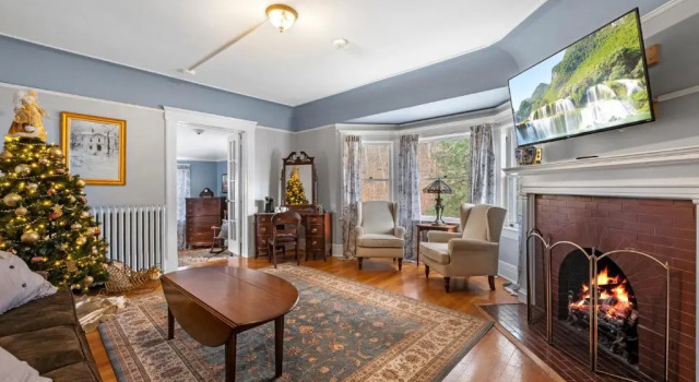 Suite The Hartness House