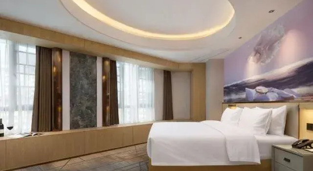Business Suite pure clouds Hotel
