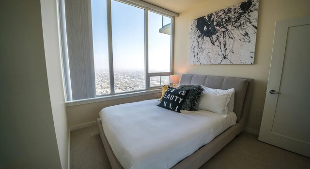 Ocean View I by AvantStay | Home in the Heart of DT w/ City & Ocean Views!