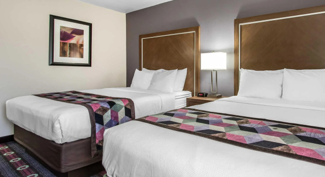 Четырёхместный люкс Comfort Inn Tulsa Midtown