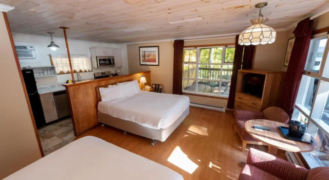 Люкс Superior с видом на озеро The Juliana Resort