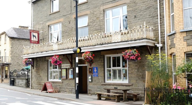 Greyhound Hotel, Book Hotel Builth Wells Powys