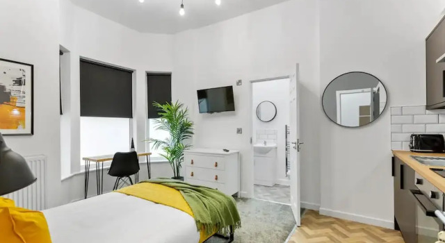 En-suite Room With Separate Kitchen in Nottingham, Забронировать Отель Отели Англии 3 звезды, 3*