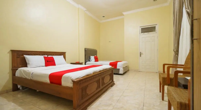 Номер Standard RedDoorz Plus @ Hotel Sempurna Watervang Lubuk Linggau