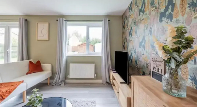 Charming Whitehurst Drive Nest in Manchester, Забронировать Дом для отпуска Отели Манчестера с парковкой, Парковка