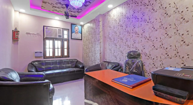 OYO 84120 Hotel R S Gold Night