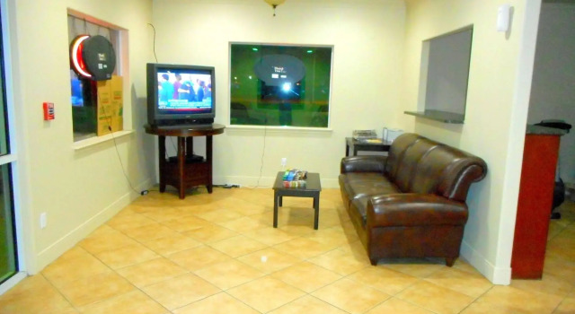 Crossroads Inn & Suites, Book Mini-hotel Victoria Houston