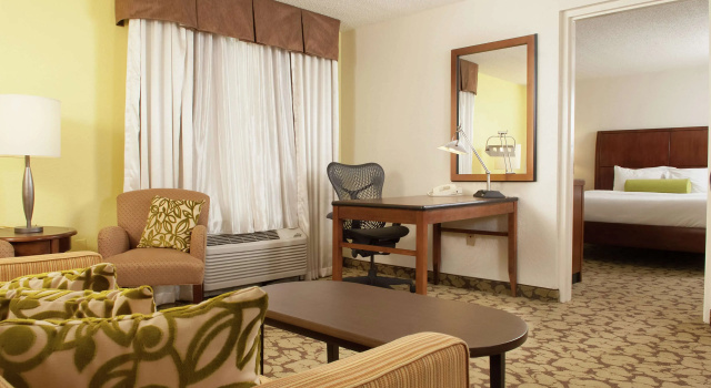 Hilton Garden Inn Orlando Airport, Varaa Hotelli Hotellit Kissimmee pysäköinnillä, Pysäköinti