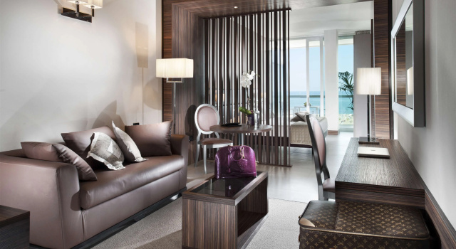 Waldorf Suite Hotel