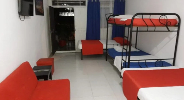 Aparta Hotel El Bosque zz, Забронировать Отель Отели Кали с завтраком, рядом с The Plane's Park, Завтраки
