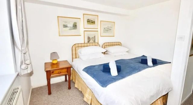 Mulberry 3 bed Cowes Cottage, Solent Views (Sleeps 6), Забронировать Отель Отели Англии 3 звезды, 3*