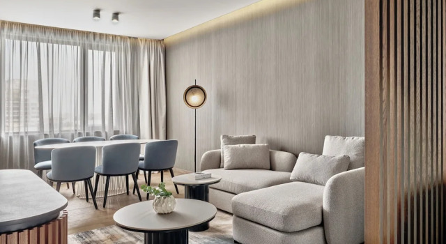 Люкс на высоком этаже с доступом в лаундж c 1 комнатой с видом на озеро Crowne Plaza Sofia by IHG