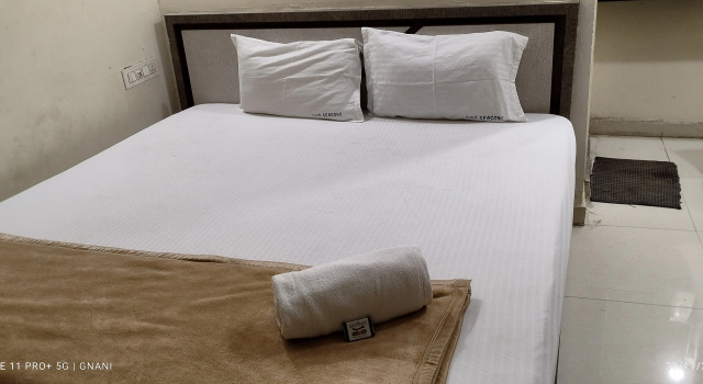 Hotel 4-Seasons, Rezerwuj Hotel Nizamabad Telangana