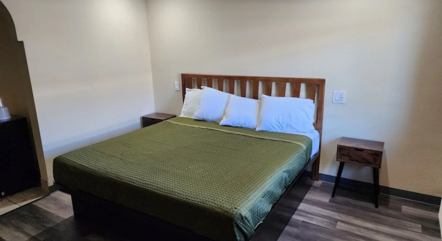 Номер Deluxe Budget Inn