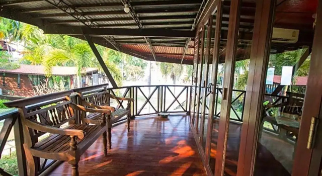 Двухместный номер Deluxe Kaengkrachan Boathouse Paradise Resort