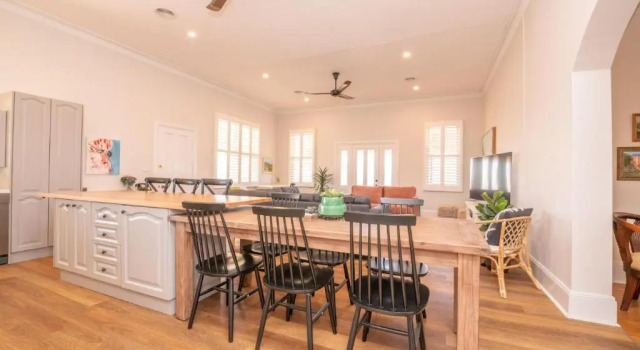 Коттедж Dunkley House Bathurst Large CBD Heritage Home, Sleeps 10